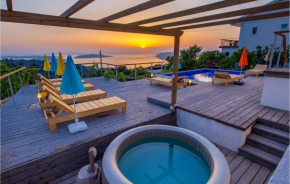 Four-Bedroom Holiday Home in Lukovo